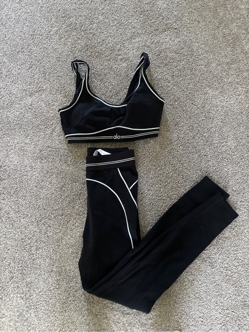 Alo Black Sports Bra & Leggings Set with White Piping